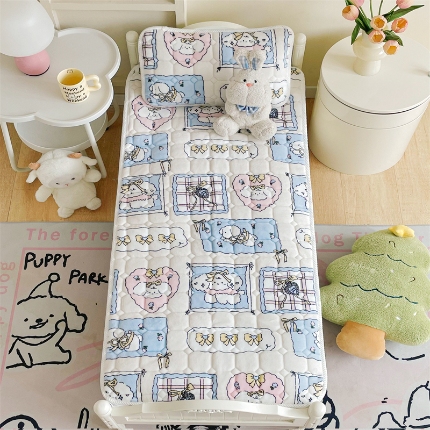 91家纺网 家纺一手货源 找家纺 禧缘家纺（原梦想家） 2024新款儿童牛奶绒夹棉儿童床垫（可定制） 小狗乐园-蓝