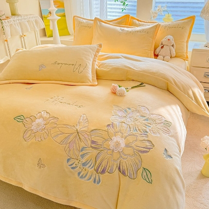 91家纺网 家纺一手货源 找家纺 （总）漫布云2025大版花卉牛奶绒四件套小香风高克重加厚兔毛绒240g牛奶绒工艺款刺绣花四件套婴儿宝宝兔兔绒法莱金貂绒刺绣花四件套