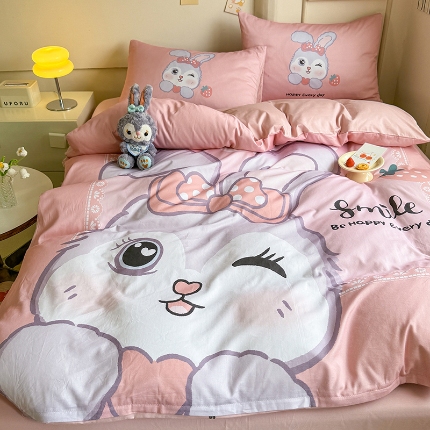 91家纺网 家纺一手货源 找家纺 （总）经年 2025新款 专版花型 40S-13372大版全棉卡通四件套-甜美兔