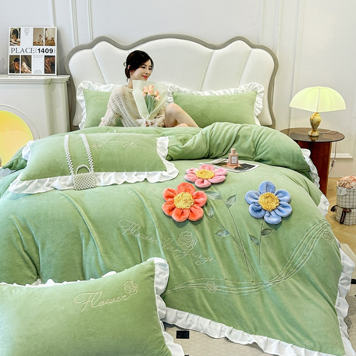 91家纺网 家纺一手货源 找家纺 9斤高端韩版少女心法式公主风贴布绣花牛奶绒四件套小清新绒兔毛绒法莱绒床盖被套丝绒兔毛绒法莱绒床盖被套  锦上添花-新芽绿