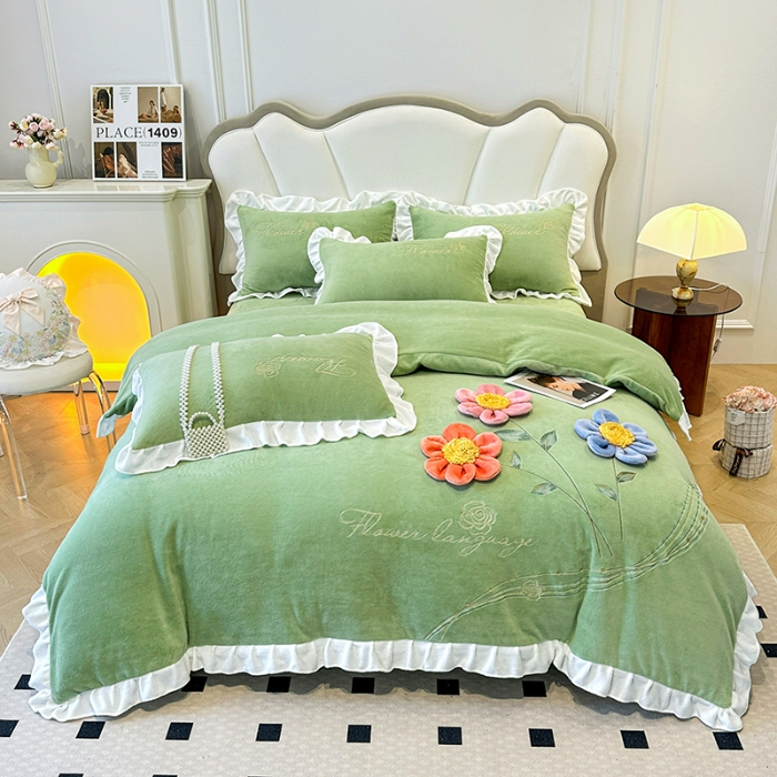 91家纺网 家纺一手货源 找家纺 9斤高端韩版少女心法式公主风贴布绣花牛奶绒四件套小清新绒兔毛绒法莱绒床盖被套丝绒兔毛绒法莱绒床盖被套  锦上添花-新芽绿