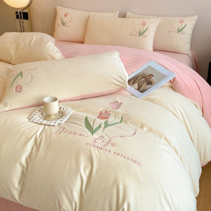 91家纺网 家纺一手货源 找家纺 （总）如一 2024新款水晶绒纯色刺绣四件套 法莱牛奶绒高克重套件