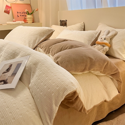 91家纺网 家纺一手货源 找家纺 （总）如一2024新款3D立体雕花牛奶绒四件套 高克重法莱珊瑚绒套件