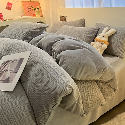 91家纺网 家纺一手货源 找家纺 （总）如一 2024新款立体雕花牛奶绒四件套单品-单被套