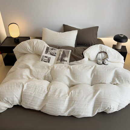 91家纺网 家纺一手货源 找家纺 静家居 2025新款全棉水洗皱皱纱大提花四件套-思路也宅男系列 思路也-咖