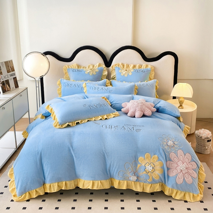 91家纺网 家纺一手货源 找家纺 9斤高端韩版少女心法式公主风贴布绣花牛奶绒四件套小清新绒兔毛绒法莱绒床盖被套丝绒兔毛绒法莱绒床盖被套 潘多拉-婴儿蓝 