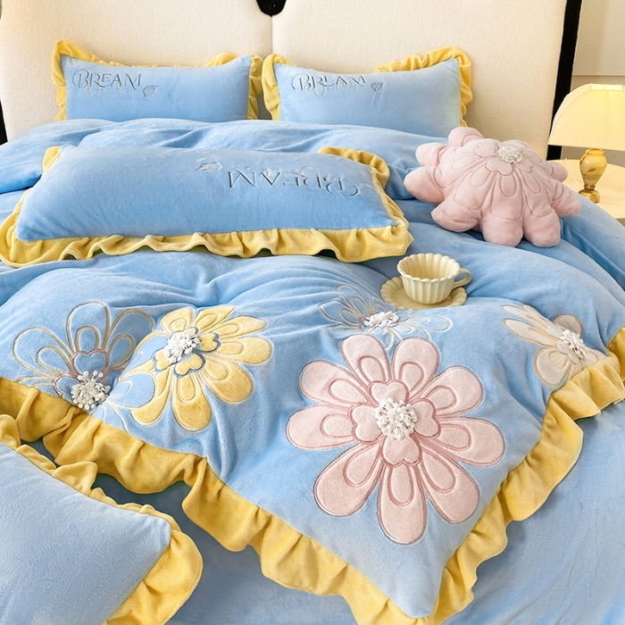 91家纺网 家纺一手货源 找家纺 9斤高端韩版少女心法式公主风贴布绣花牛奶绒四件套小清新绒兔毛绒法莱绒床盖被套丝绒兔毛绒法莱绒床盖被套 潘多拉-婴儿蓝 