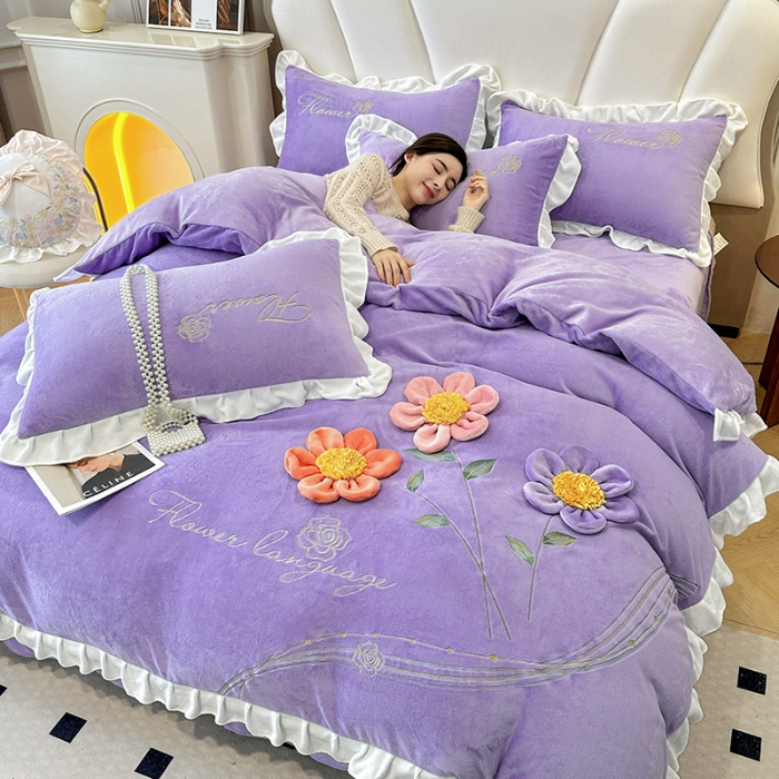91家纺网 家纺一手货源 找家纺 9斤高端韩版少女心法式公主风贴布绣花牛奶绒四件套小清新绒兔毛绒法莱绒床盖被套丝绒兔毛绒法莱绒床盖被套  锦上添花-梦幻紫