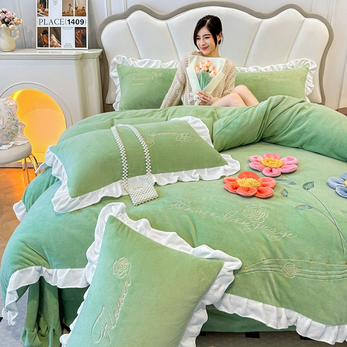 91家纺网 家纺一手货源 找家纺 9斤高端韩版少女心法式公主风贴布绣花牛奶绒四件套小清新绒兔毛绒法莱绒床盖被套丝绒兔毛绒法莱绒床盖被套  锦上添花-新芽绿