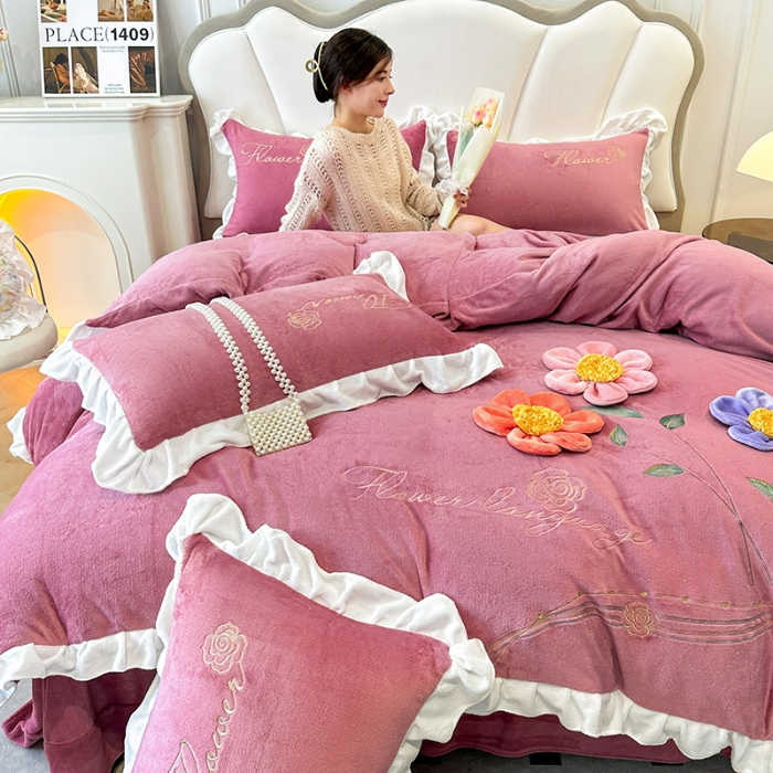 91家纺网 家纺一手货源 找家纺 9斤高端韩版少女心法式公主风贴布绣花牛奶绒四件套小清新绒兔毛绒法莱绒床盖被套丝绒兔毛绒法莱绒床盖被套  锦上添花-豆沙红 