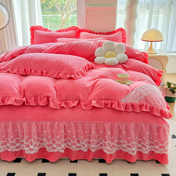 91家纺网 家纺一手货源 找家纺 苏米娜2024秋冬新款220g全消光牛奶绒床盖四件套12斤重加厚婴儿绒法莱绒床裙款床盖款四件套 浪漫花语—豆沙红   