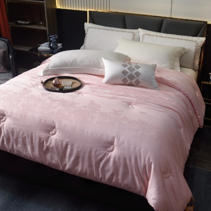 91家纺网 家纺一手货源 找家纺 （总）新款  60支全棉贡缎提花绝代佳人大豆被