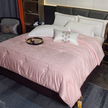 91家纺网 家纺一手货源 找家纺 （总）新款  60支全棉贡缎提花绝代佳人大豆被