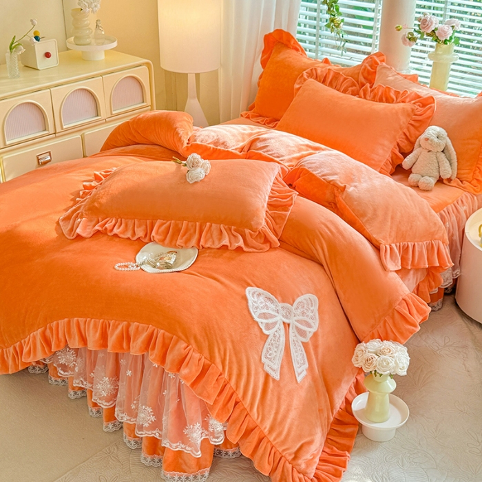 91家纺网 家纺一手货源 找家纺 漫布云2025秋冬新品230g全消光韩版花边牛奶绒床裙款四件套刺绣蕾丝花边床罩款四件套 甜心—艾玛橙 