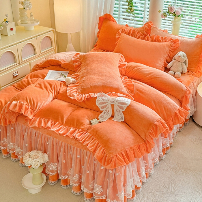 91家纺网 家纺一手货源 找家纺 漫布云2025秋冬新品230g全消光韩版花边牛奶绒床裙款四件套刺绣蕾丝花边床罩款四件套 甜心—艾玛橙 