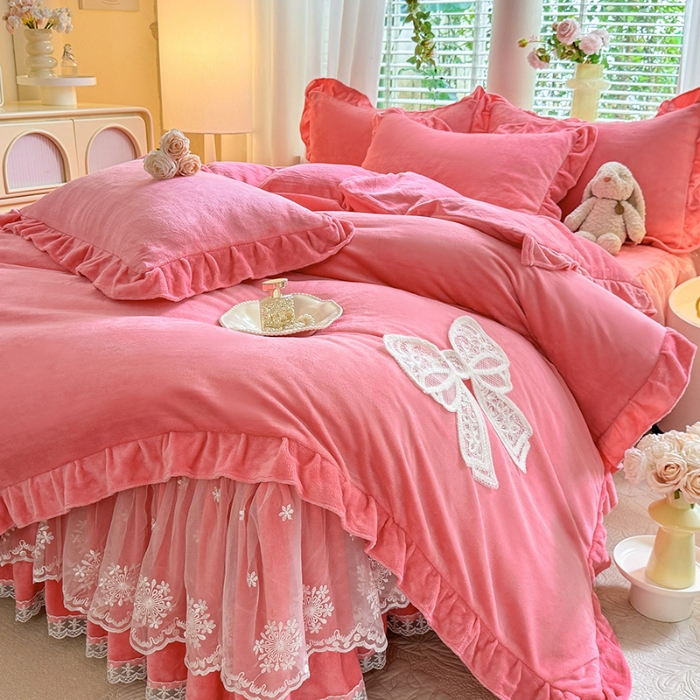 91家纺网 家纺一手货源 找家纺 漫布云2025秋冬新品230g全消光韩版花边牛奶绒床裙款四件套刺绣蕾丝花边床罩款四件套 甜心—豆沙红 