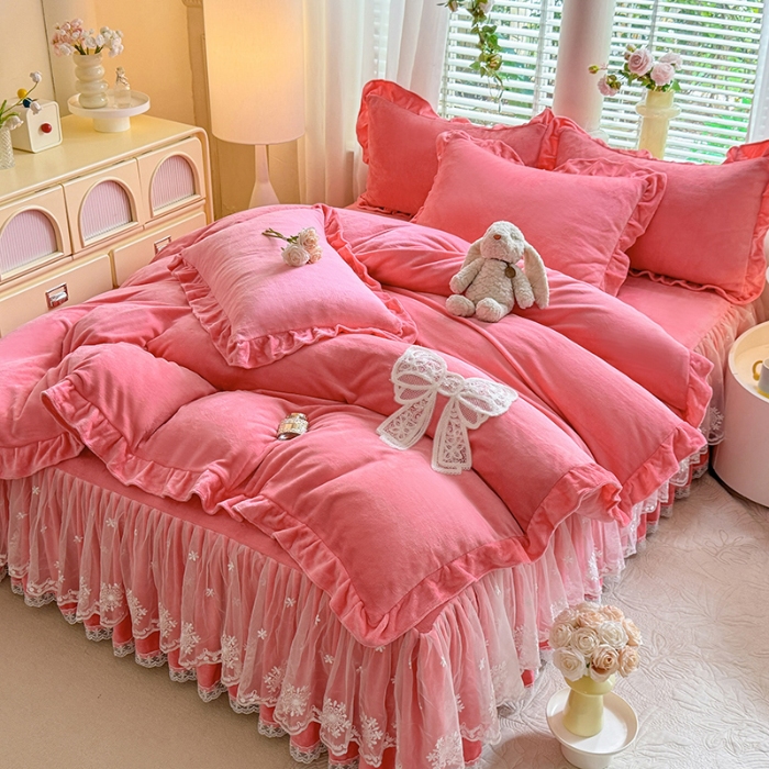 91家纺网 家纺一手货源 找家纺 漫布云2025秋冬新品230g全消光韩版花边牛奶绒床裙款四件套刺绣蕾丝花边床罩款四件套 甜心—豆沙红 