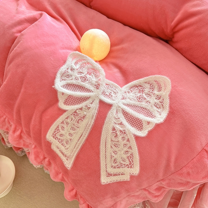 91家纺网 家纺一手货源 找家纺 漫布云2025秋冬新品230g全消光韩版花边牛奶绒床裙款四件套刺绣蕾丝花边床罩款四件套 甜心—豆沙红 