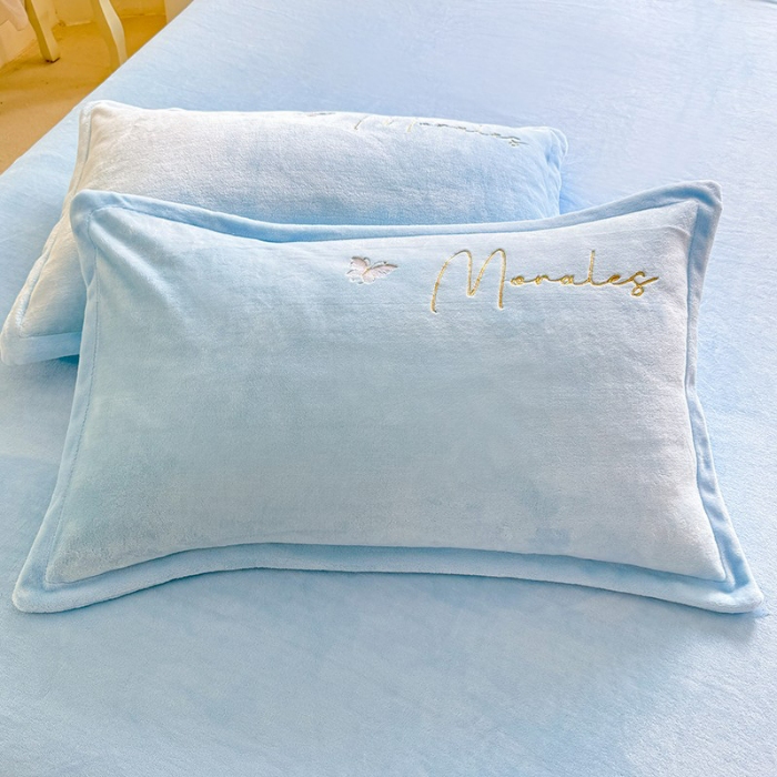 91家纺网 家纺一手货源 找家纺 漫布云2025大版花卉牛奶绒四件套小香风高克重加厚兔毛绒240g牛奶绒工艺款刺绣花四件套婴儿宝宝兔兔绒法莱金貂绒刺绣花四件套 梦露—婴儿蓝 