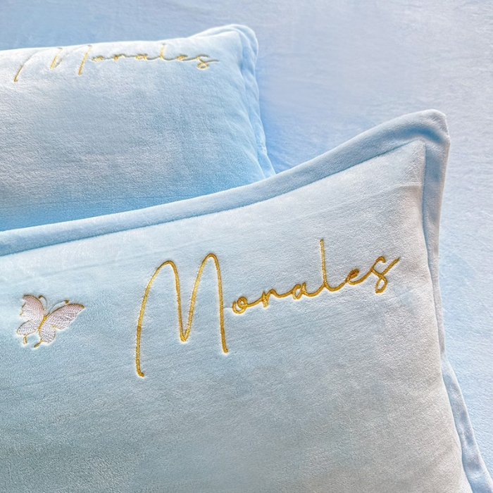 91家纺网 家纺一手货源 找家纺 漫布云2025大版花卉牛奶绒四件套小香风高克重加厚兔毛绒240g牛奶绒工艺款刺绣花四件套婴儿宝宝兔兔绒法莱金貂绒刺绣花四件套 梦露—婴儿蓝 