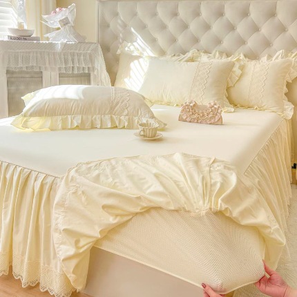 91家纺网 家纺一手货源 找家纺 恋尚 2025新款60贡缎长绒棉床笠裙款三件套-赫朵 赫朵 奶黄