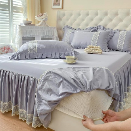 91家纺网 家纺一手货源 找家纺 （总）恋尚 2025新款60贡缎长绒棉床笠裙款三件套-赫朵