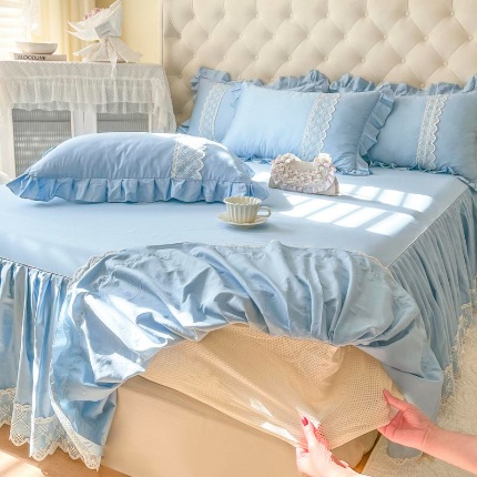 91家纺网 家纺一手货源 找家纺 （总）恋尚 2025新款60贡缎长绒棉床笠裙款三件套-赫朵