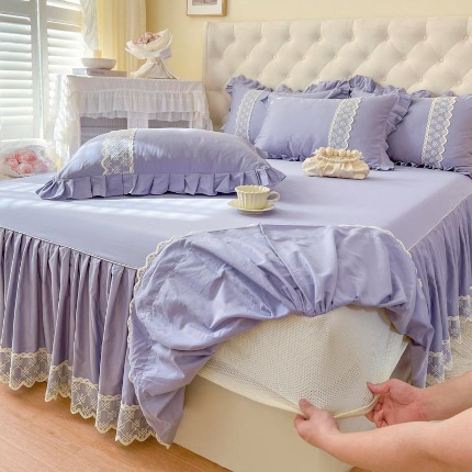 91家纺网 家纺一手货源 找家纺 恋尚 2025新款60贡缎长绒棉床笠裙款三件套-赫朵 赫朵 香芋紫