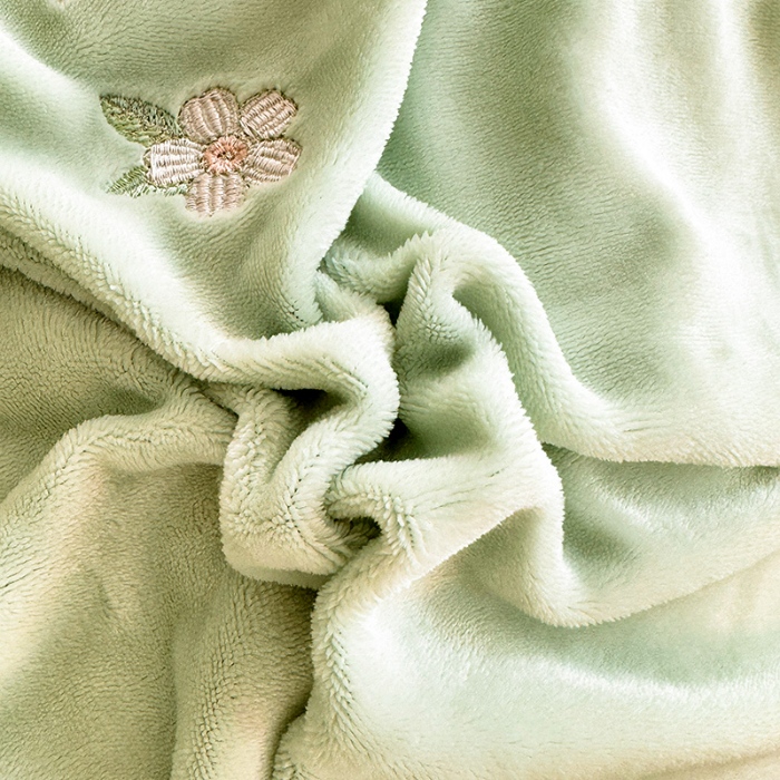 91家纺网 家纺一手货源 找家纺 2025秋冬新款230g法式公主粉少女心牛奶绒四件套法莱绒金貂绒兔兔绒牛奶绒床裙款四件套蝴蝶花床盖款四件套 蝶恋花—新芽绿 
