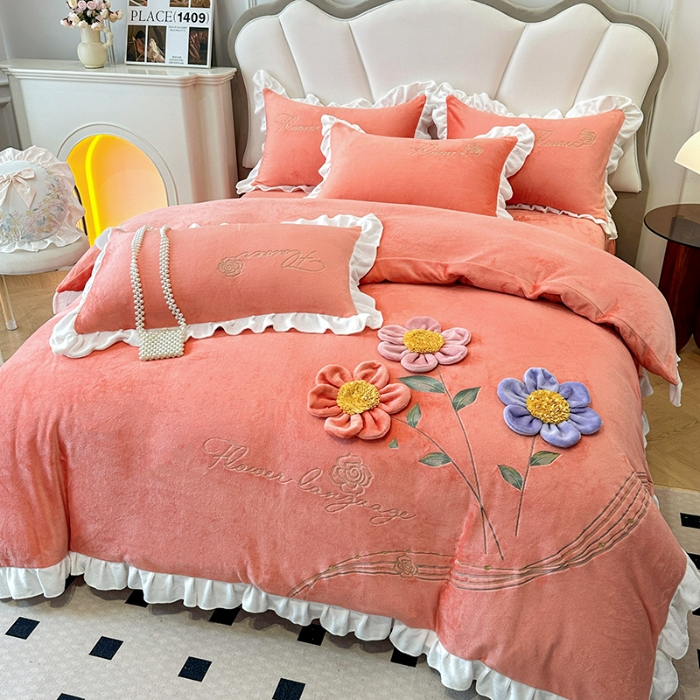 91家纺网 家纺一手货源 找家纺 9斤高端韩版少女心法式公主风贴布绣花牛奶绒四件套小清新绒兔毛绒法莱绒床盖被套丝绒兔毛绒法莱绒床盖被套 锦上添花-艾玛橙 