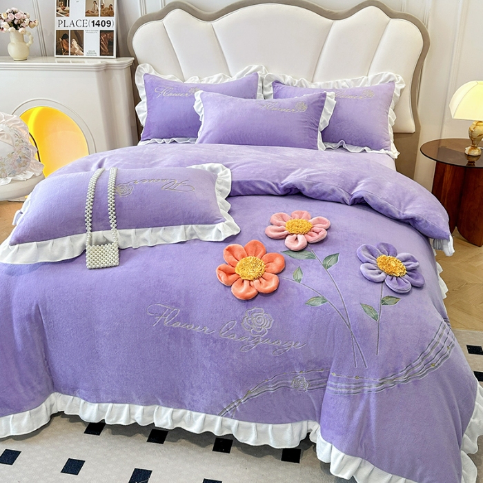 91家纺网 家纺一手货源 找家纺 9斤高端韩版少女心法式公主风贴布绣花牛奶绒四件套小清新绒兔毛绒法莱绒床盖被套丝绒兔毛绒法莱绒床盖被套 锦上添花-梦幻紫 