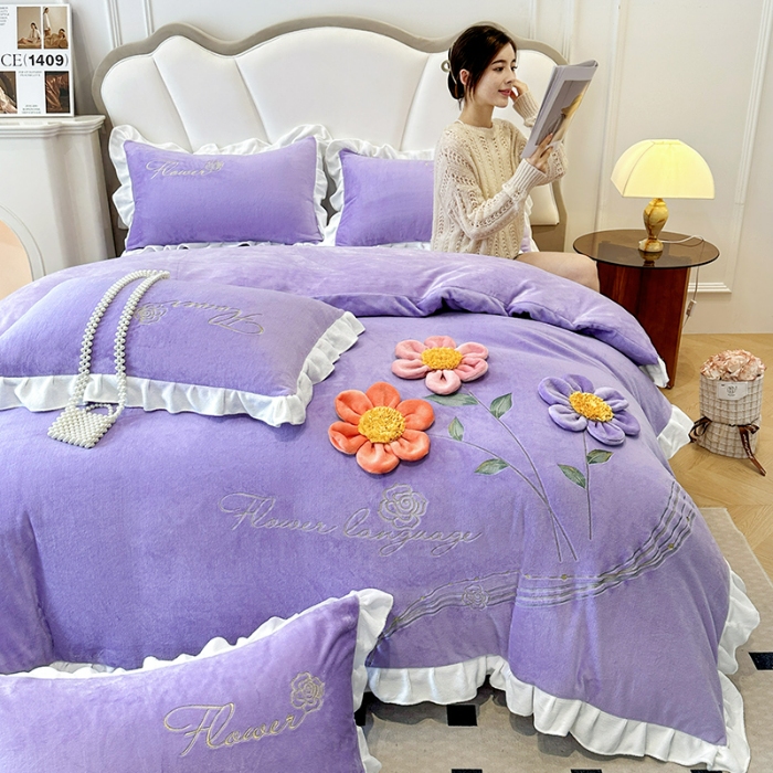 91家纺网 家纺一手货源 找家纺 9斤高端韩版少女心法式公主风贴布绣花牛奶绒四件套小清新绒兔毛绒法莱绒床盖被套丝绒兔毛绒法莱绒床盖被套 锦上添花-梦幻紫 