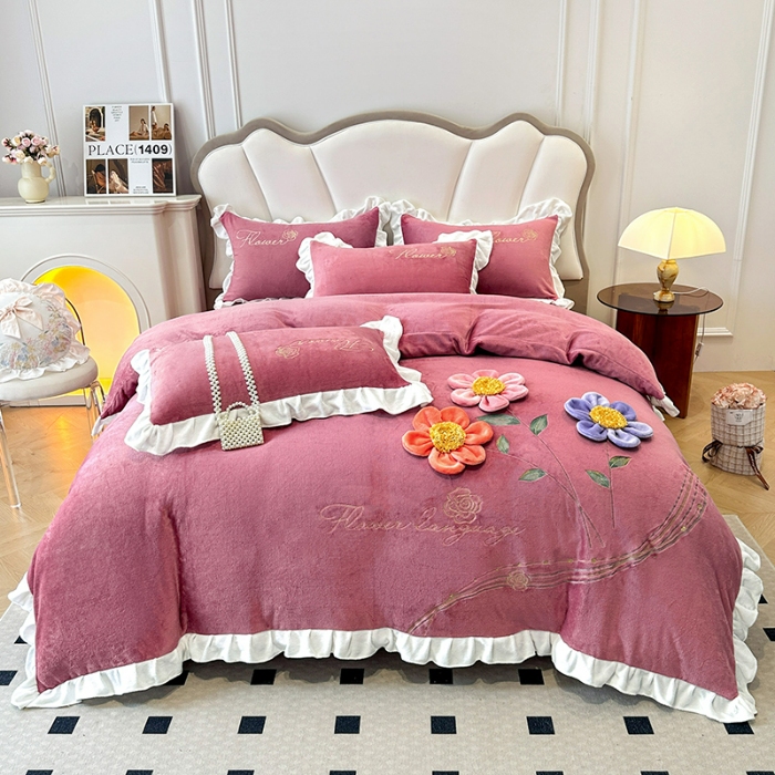 91家纺网 家纺一手货源 找家纺 9斤高端韩版少女心法式公主风贴布绣花牛奶绒四件套小清新绒兔毛绒法莱绒床盖被套丝绒兔毛绒法莱绒床盖被套 锦上添花-豆沙红