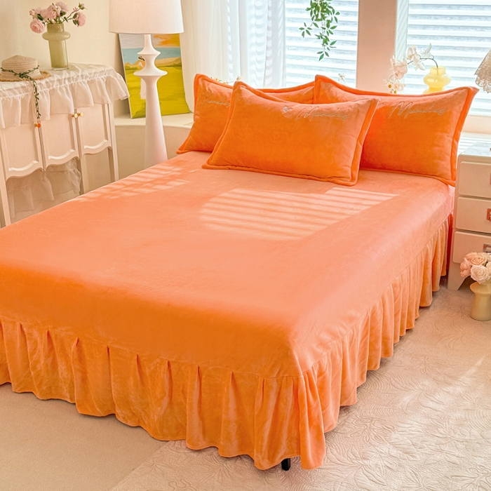 91家纺网 家纺一手货源 找家纺 漫布云2025大版花卉牛奶绒四件套小香风高克重加厚兔毛绒240g牛奶绒工艺款刺绣花四件套婴儿宝宝兔兔绒法莱金貂绒刺绣花四件套 梦露—艾玛橙  