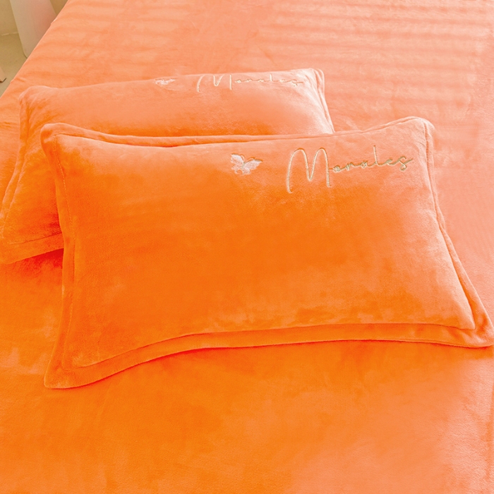 91家纺网 家纺一手货源 找家纺 漫布云2025大版花卉牛奶绒四件套小香风高克重加厚兔毛绒240g牛奶绒工艺款刺绣花四件套婴儿宝宝兔兔绒法莱金貂绒刺绣花四件套 梦露—艾玛橙  