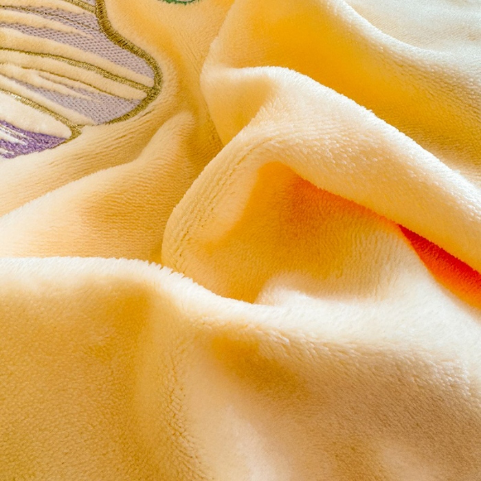 91家纺网 家纺一手货源 找家纺 漫布云2025大版花卉牛奶绒四件套小香风高克重加厚兔毛绒240g牛奶绒工艺款刺绣花四件套婴儿宝宝兔兔绒法莱金貂绒刺绣花四件套 梦露—嫩黄