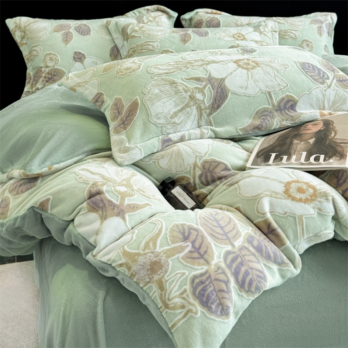 91家纺网 家纺一手货源 找家纺 （总）金喜 2024新款230克高克重牛奶绒雕花四件套优雅风牛奶绒套件-木槿系列