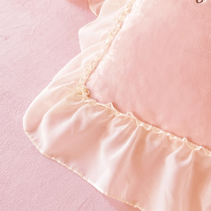 91家纺网 家纺一手货源 找家纺 苏米娜2024秋冬新款法式公主风少女心牛奶绒四件套立体贴布绣花绒蝴蝶刺绣床裙款四件套 伊甸园--樱花粉