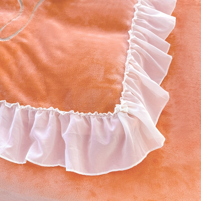 91家纺网 家纺一手货源 找家纺 苏米娜2024秋冬新款法式公主风少女心牛奶绒四件套立体贴布绣花绒蝴蝶刺绣床裙款四件套   伊甸园--艾玛橙 