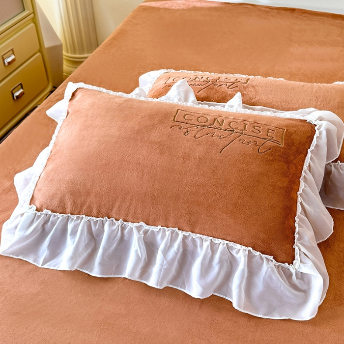 91家纺网 家纺一手货源 找家纺 苏米娜2024秋冬新款法式公主风少女心牛奶绒四件套立体贴布绣花绒蝴蝶刺绣床裙款四件套 伊甸园—焦糖 