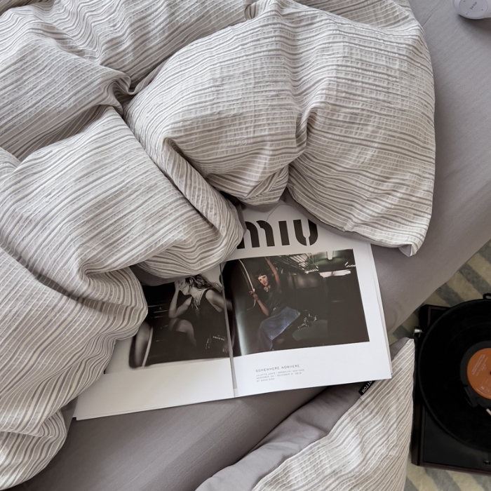 91家纺网 家纺一手货源 找家纺 坚果摄影   小清新小红书自然光印花四件套拍摄样片