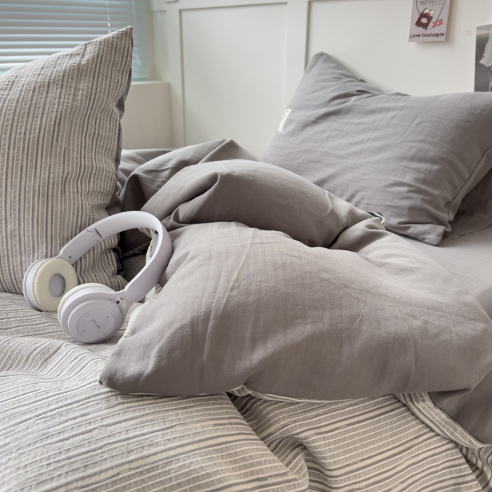 91家纺网 家纺一手货源 找家纺 坚果摄影   小清新小红书自然光印花四件套拍摄样片