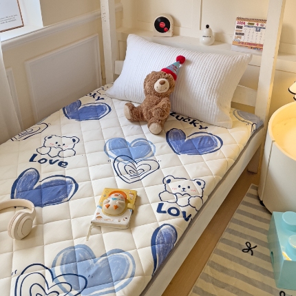 91家纺网 家纺一手货源 找家纺 坚果摄影    小清新小红书自然光印花床盖床垫拍摄样片