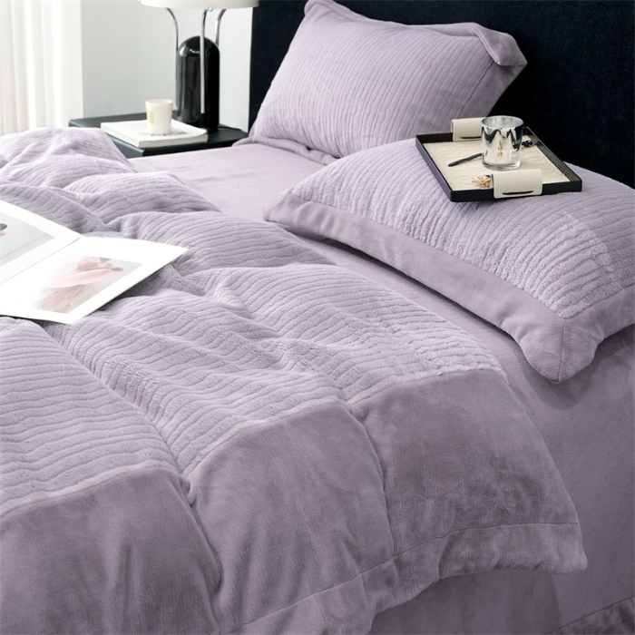 91家纺网 家纺一手货源 找家纺 榻尚家居 2024秋冬新品 加厚保暖牛奶婴肤绒 云貂绒四件套 水貂绒-紫灰色