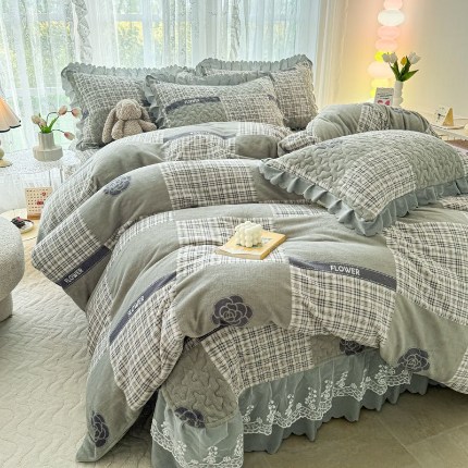 91家纺网 家纺一手货源 找家纺 2024新款牛奶绒百福床盖四件套床上牛奶绒四件套冬