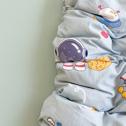 91家纺网 家纺一手货源 找家纺 温眠 2025新款亲肤柔软卡通印花水洗棉四件套 太空漫步