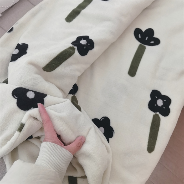 91家纺网 家纺一手货源 找家纺 （总）特价清仓210克加厚牛奶绒被套 单品被罩 直播团购福利