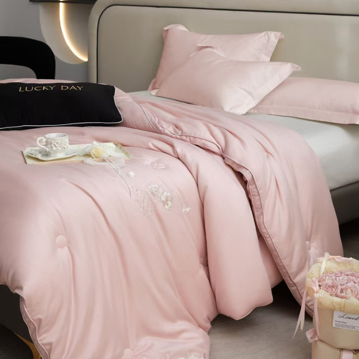 91家纺网 家纺一手货源 找家纺 2025新款蒂芙尼蚕蛹蛋白暖绒被 粉色