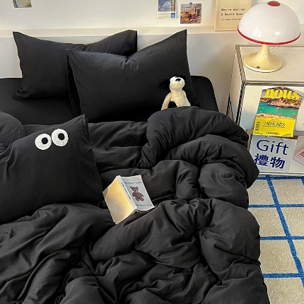 91家纺网 家纺一手货源 找家纺 韩秀家纺 2024新款超柔水洗棉双层纱大眼睛款纯色四件套 暗夜黑