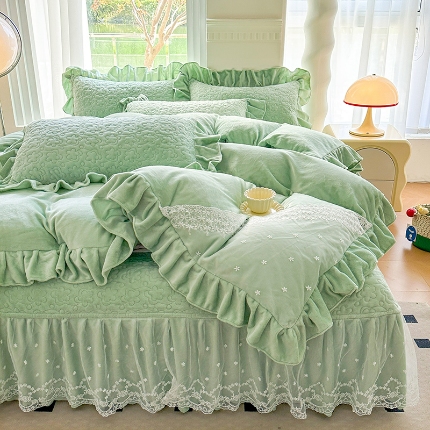2025秋冬新款220g全消光牛奶绒床盖四件套12斤重加厚婴儿绒法莱绒床裙款床盖款四件套   浪漫花语—新芽绿 